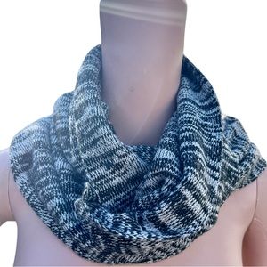 Victoria's Secret PINK Infinity Scarf Knit Marled Gray Black Dog Knit One Size